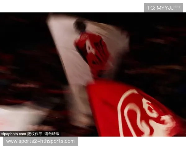 利物浦三连败真相曝光 新帅决策惹怒球迷 更衣室矛盾加剧陷入混乱